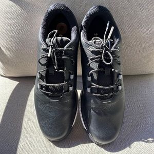 Men golf shoes